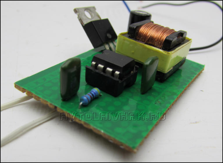 Схема для зарядки высоковольтных конденсаторов
